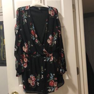 Rye 21…Cute flowered romper. Never worn.